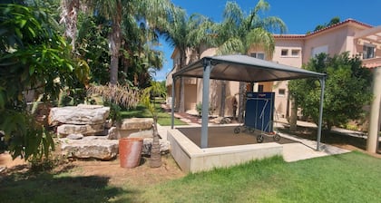 Kingfisher Villa, Caesarea