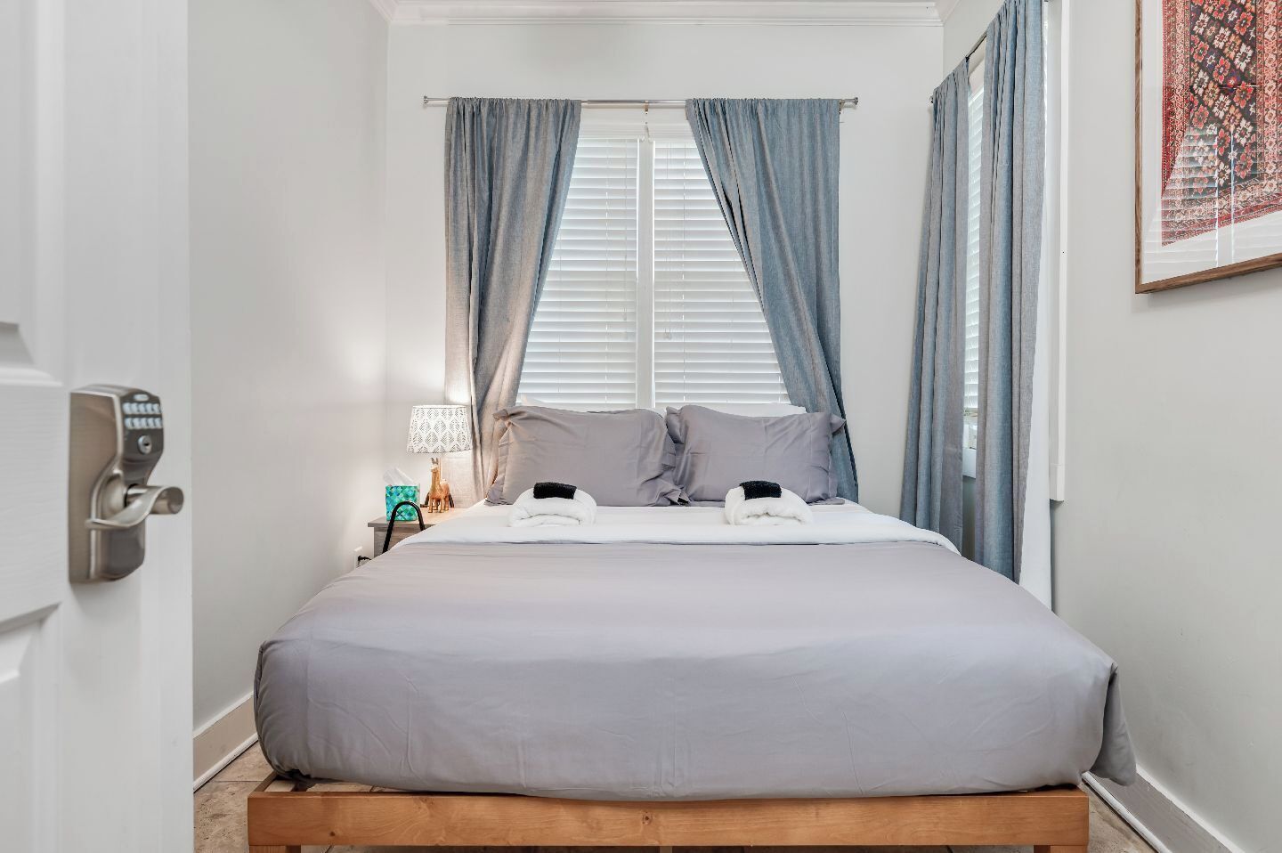 Cute Cottage~5★Historic Location~♛Queen Beds~Deck