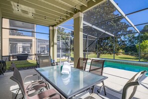 Outdoor dining - 537 Large 4BR Pool/Spa Conservation Views.2 Masters.Near Disney (Davenport)