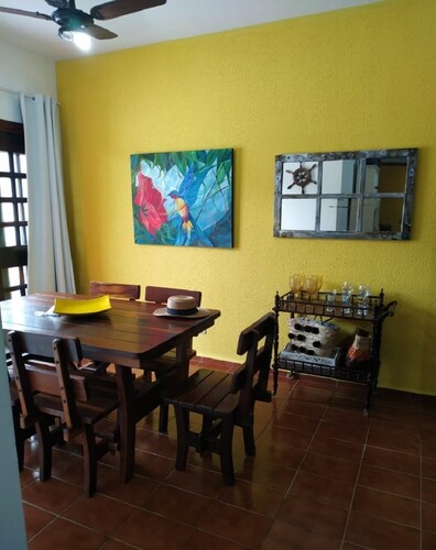 Apartment with a prime location close to beaches, bars and restaurants.
