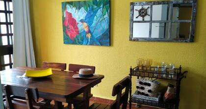 Apartment with a prime location close to beaches, bars and restaurants.