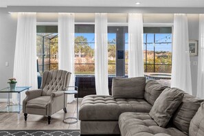Flat-screen TV - 9 BD/ 6.5 BA/ Solara Resort (8901 CB) (Kissimmee)