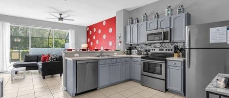 Fridge, microwave, oven, stovetop