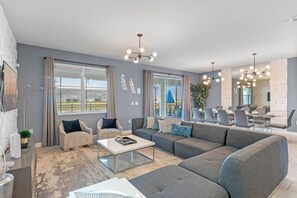 Flat-screen TV - 9 Bedrooms/ 5 Bathrooms/ Storey Lake (2885 SC) (Kissimmee)