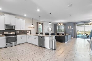 Microwave, dishwasher, high chair - 9 Bedrooms/ 5 Bathrooms/ Storey Lake (2885 SC) (Kissimmee)