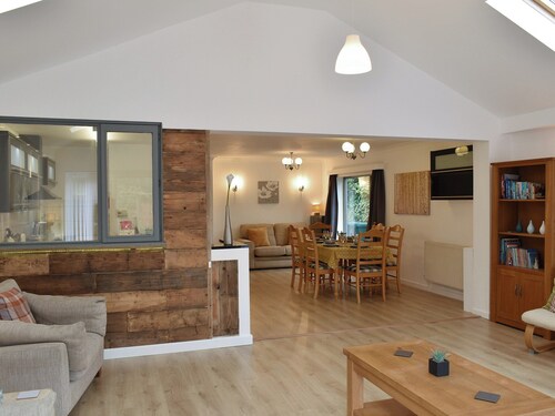 2 bedroom accommodation in Hesketh Bank, near Southport