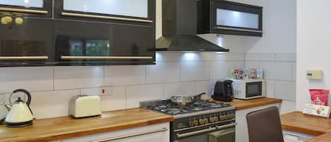 Oven, dishwasher, highchair