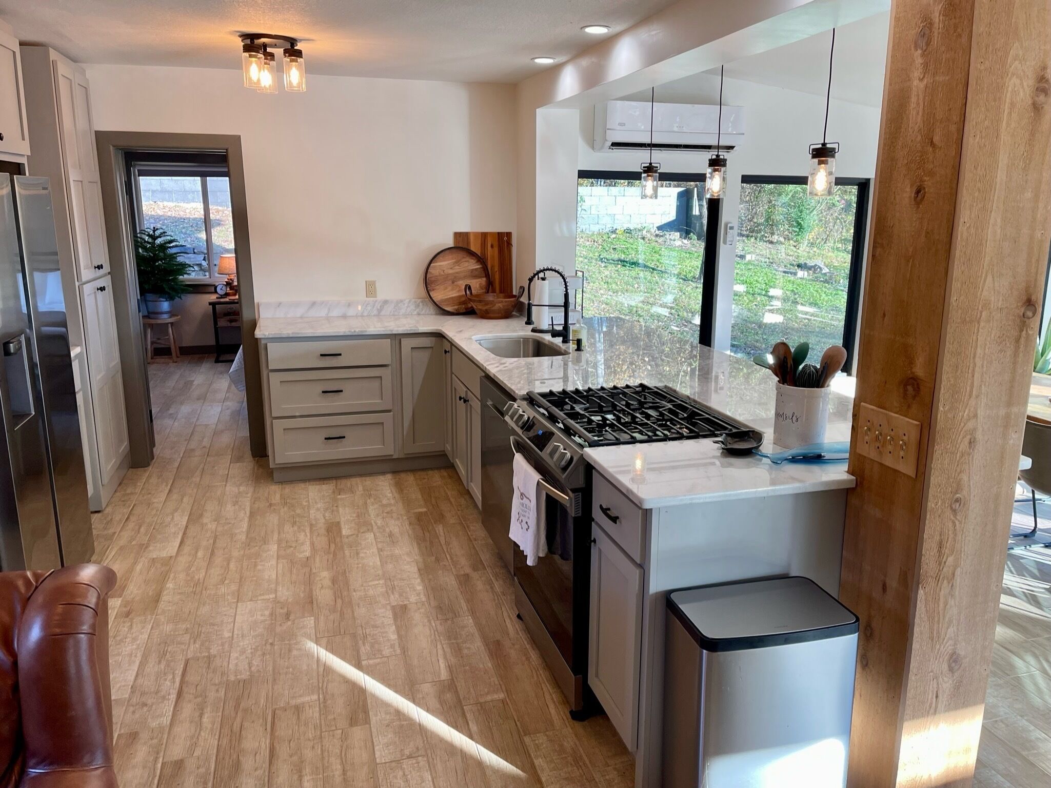 Amazing Lake Front Property!!! 3 BR cabin on 30 serene acres on Lake Tenkiller