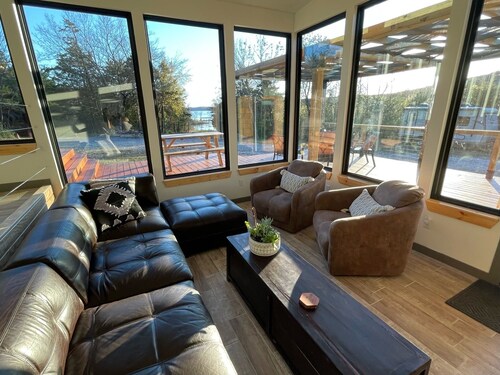 Amazing Lake Front Property!!! 3 BR cabin on 30 serene acres on Lake Tenkiller