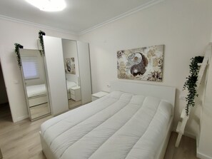 2 bedrooms, iron/ironing board, WiFi, bed sheets