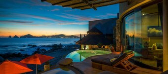 Casa del Arco - Gorgeous Sunset Views and 5 minutes from downtown CSL!