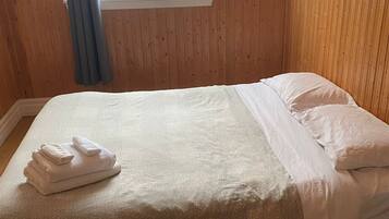 4 quartos, escrivaninha, Wi-Fi, roupa de cama