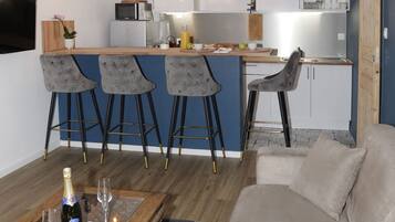 TV, video library, stereo