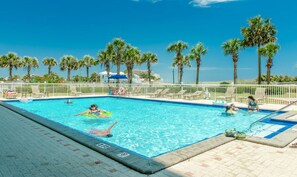 Pool - Destin on the Gulf 704 |Gulf View Condo w/ Pool and Nearby Beach Access (Destin)
