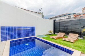 Outdoor pool - Blue Ocean Suítes (São Paulo)