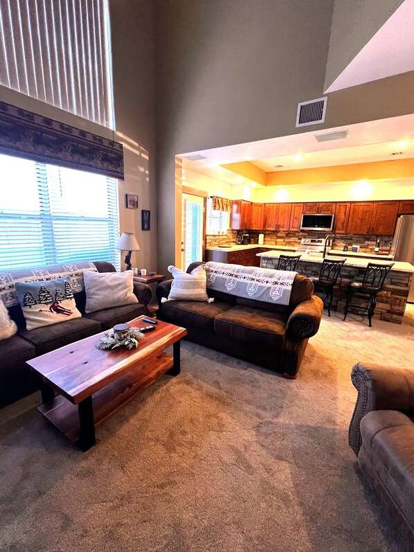 Smart TV, fireplace, DVD player