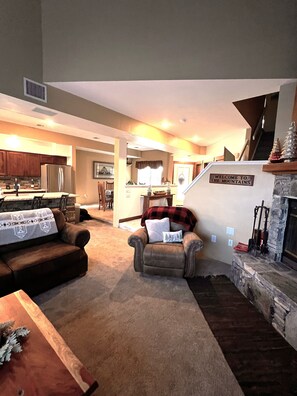 Smart TV, fireplace, DVD player