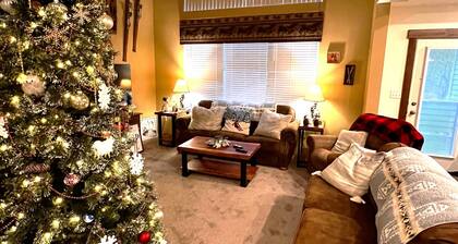 Charming Rustic Townhome in the Heart of the Villages at Seven Springs