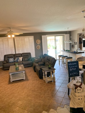 Interior - It’s AZ Time...Relax in a private heated pool, Golf, Spring Training, Hiking! (Surprise)