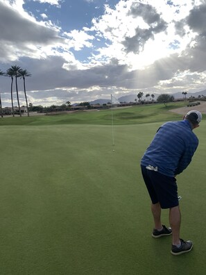 Golf - It’s AZ Time...Relax in a private heated pool, Golf, Spring Training, Hiking! (Surprise)