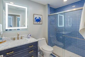Dusche, Haartrockner, Handtücher, Seife