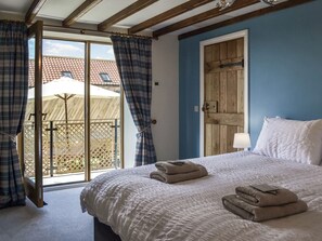 5 室のベッドルーム、WiFi (無料)、ベッドシーツ