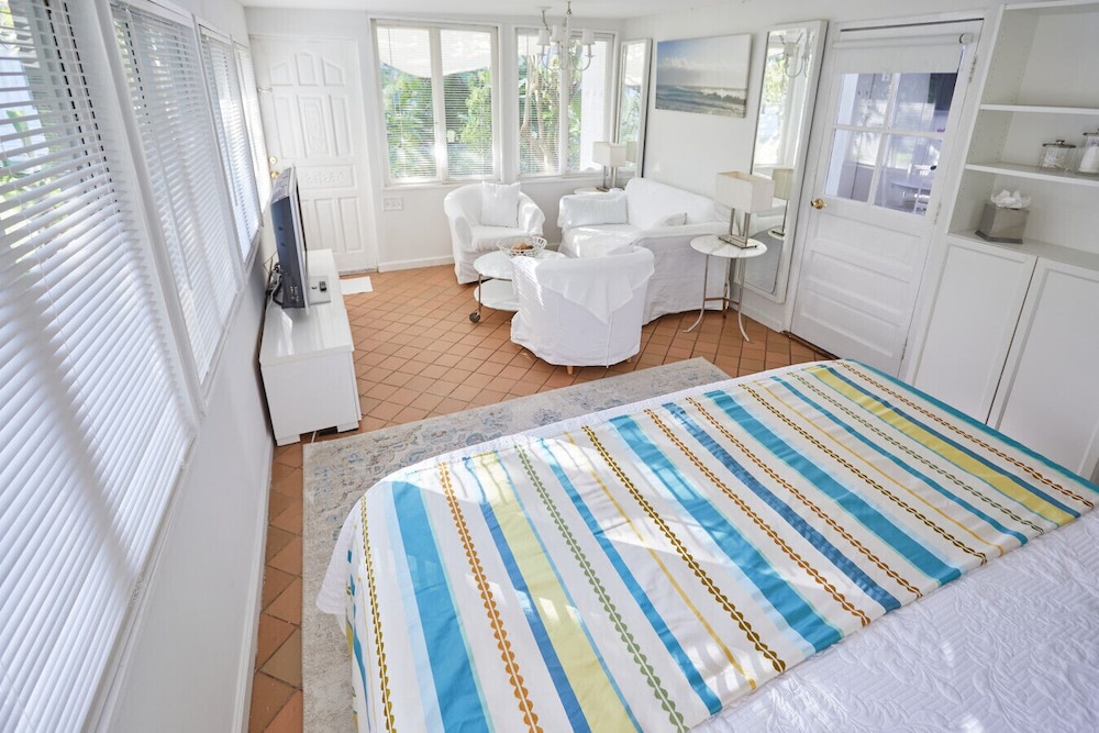 Miami Pool Cottage, Tropical Garden Paradise - Miami