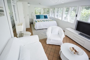 2 habitaciones, escritorio, tabla de planchar con plancha y wifi gratis