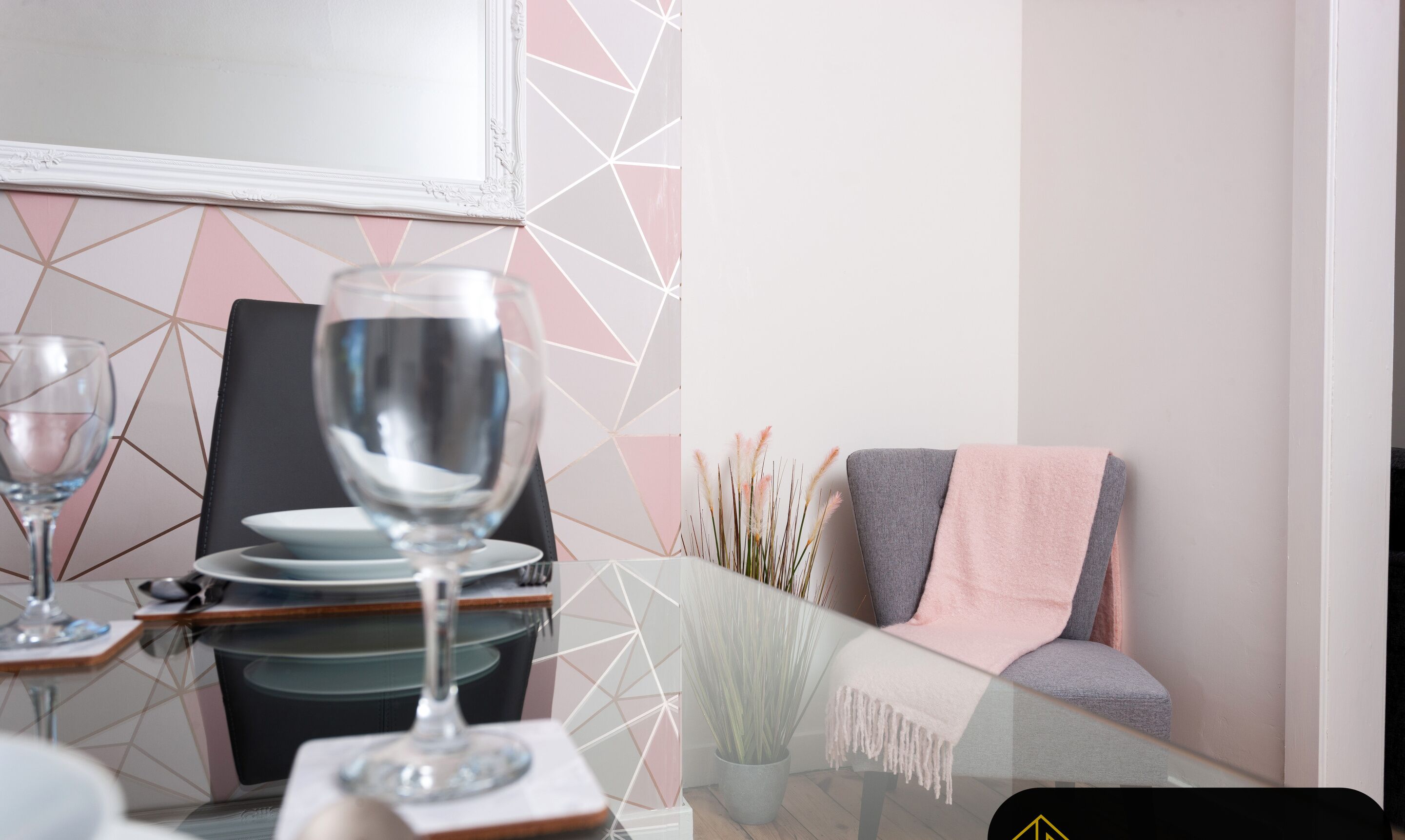 Apartment, Private Bathroom (3 Bed - Mountford) | Restaurant