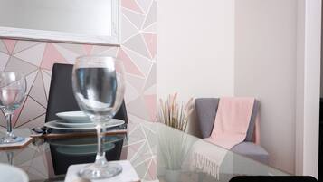 Apartment, Private Bathroom (3 Bed - Mountford) | Restaurant