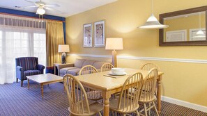 Dining - Spacious condo near downtown Myrtle Beach, SC (Myrtle Beach)