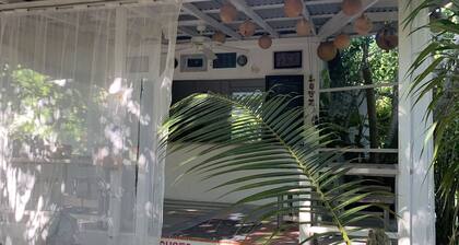 Very popular industrial decor, meets beach luxury. Close to beach!