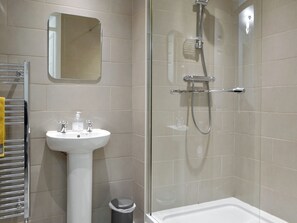 Towels - Spacious terraced cottage within walking distance of the town centre. (Cockermouth)