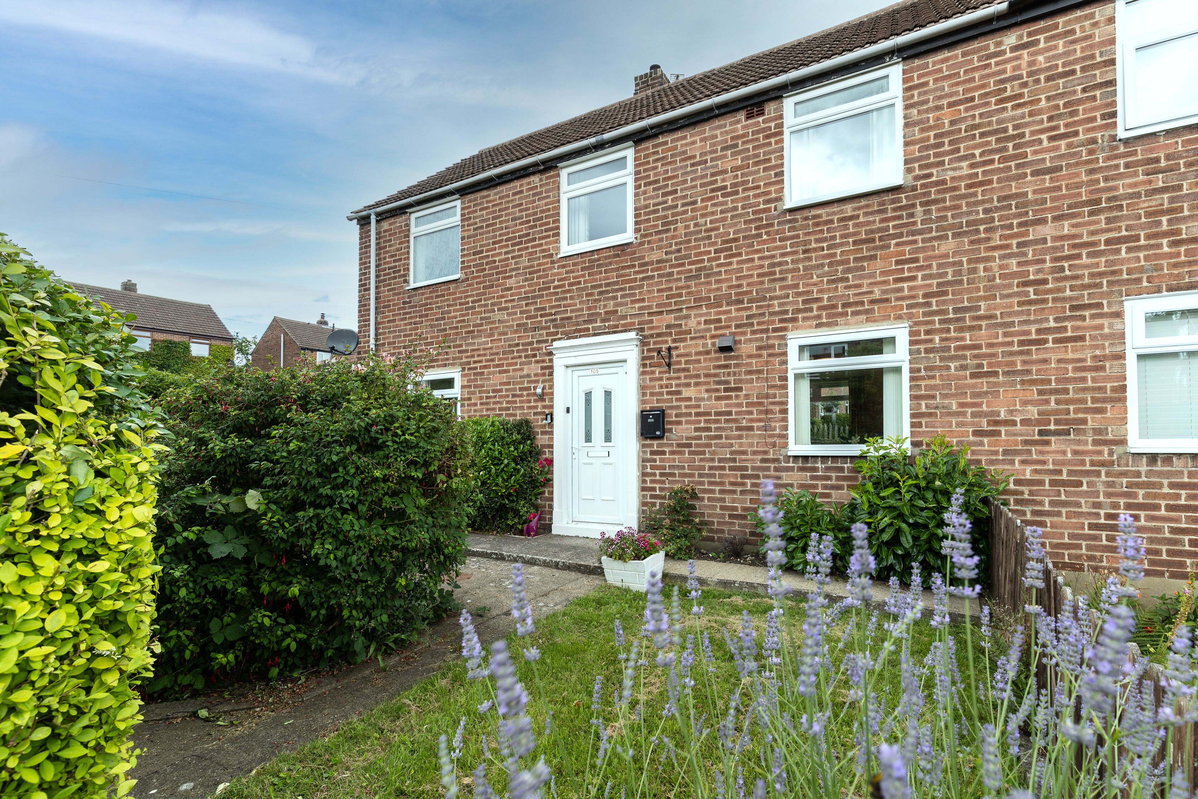 ซูพีเรียอพาร์ทเมนท์, ห้องน้ำส่วนตัว (Taylor Avenue) | บริเวณภายนอก