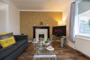 Superior Apartment, Private Bathroom (Taylor Avenue) | Laundry room - HC Property - Taylor Avenue (Durham)