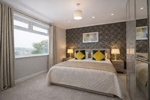 Superior Apartment, Private Bathroom (Taylor Avenue) | 3 bedrooms