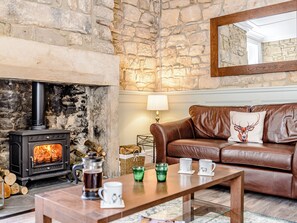 TV, fireplace - 3 bedroom accommodation in Rothbury (Rothbury)