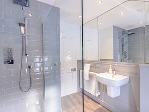 Towels - 3 bedroom accommodation in Rothbury (Rothbury)