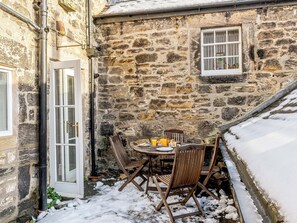 Outdoor dining - 3 bedroom accommodation in Rothbury (Rothbury)