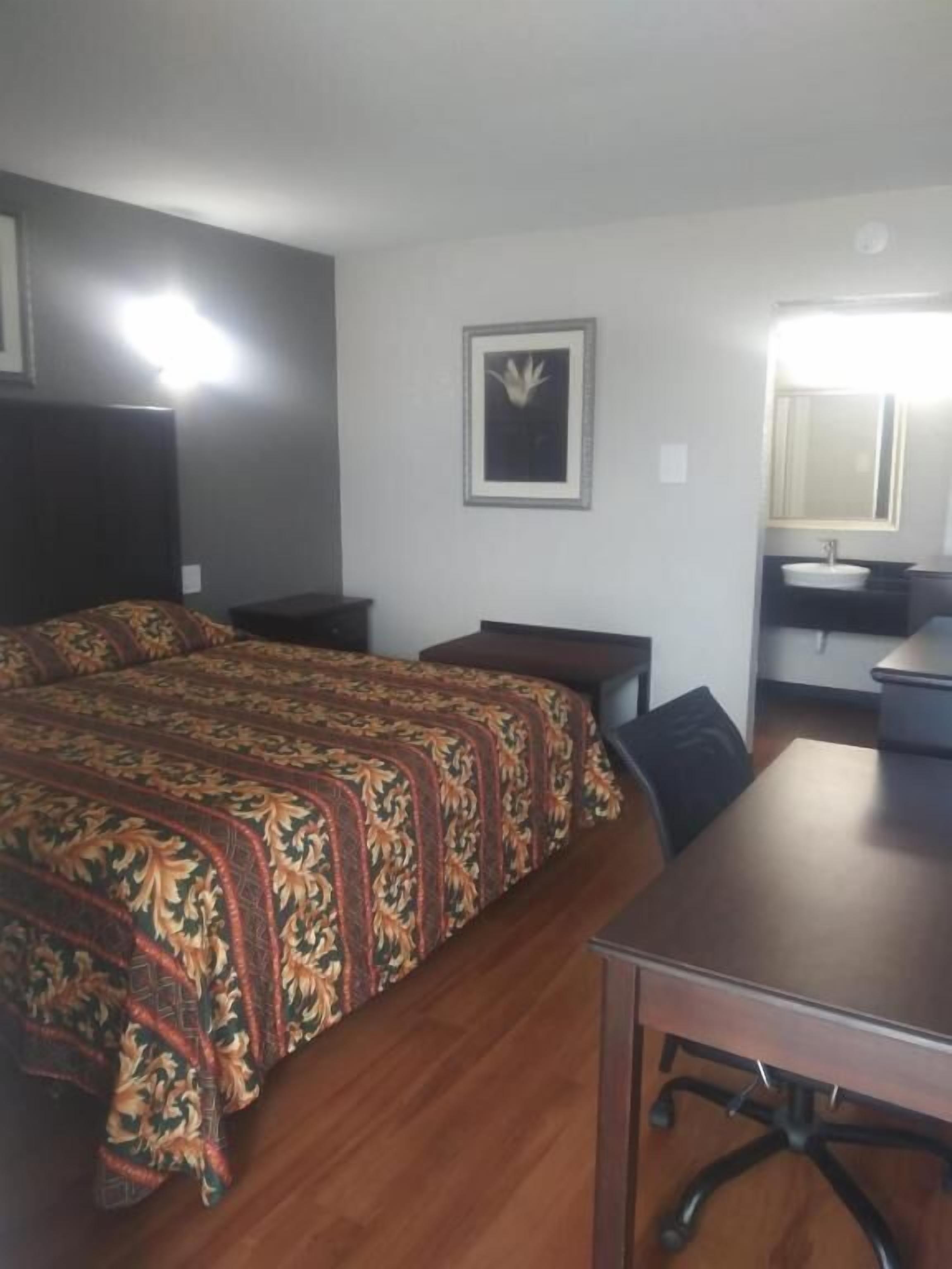 Economy-Zimmer, 1 King-Bett | Schreibtisch, kostenloses WLAN