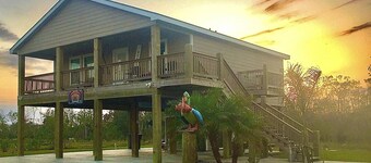 10% Discount- Hackberry Hideaway II Water View On Lake Calcasieu