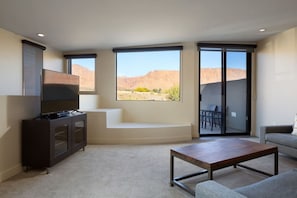 Smart TV, offices - Modern Desert Dwelling W/ Garage (Ivins)