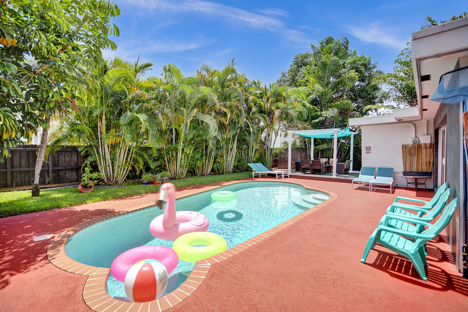Elegant House with Pool & Tropical Backyard
