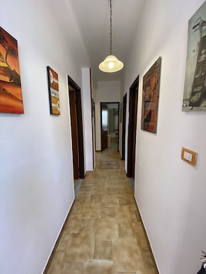 Interior - Apartment - Sleeps 5, Free Parking & Pet Friendl (Realmonte)
