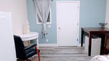 5 bedrooms, desk, free WiFi, bed sheets