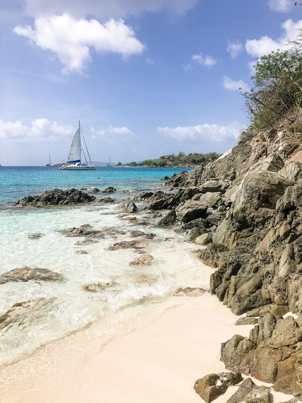 Beach nearby, sun loungers, beach towels