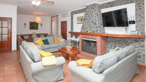 TV, peis og DVD-spiller