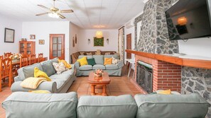 TV, peis og DVD-spiller