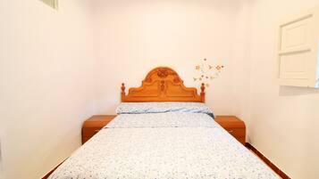 4 slaapkamers, een strijkplank/strijkijzer, wifi, beddengoed