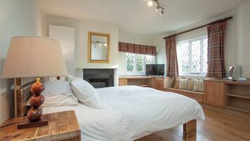 6 bedrooms, free WiFi, bed sheets